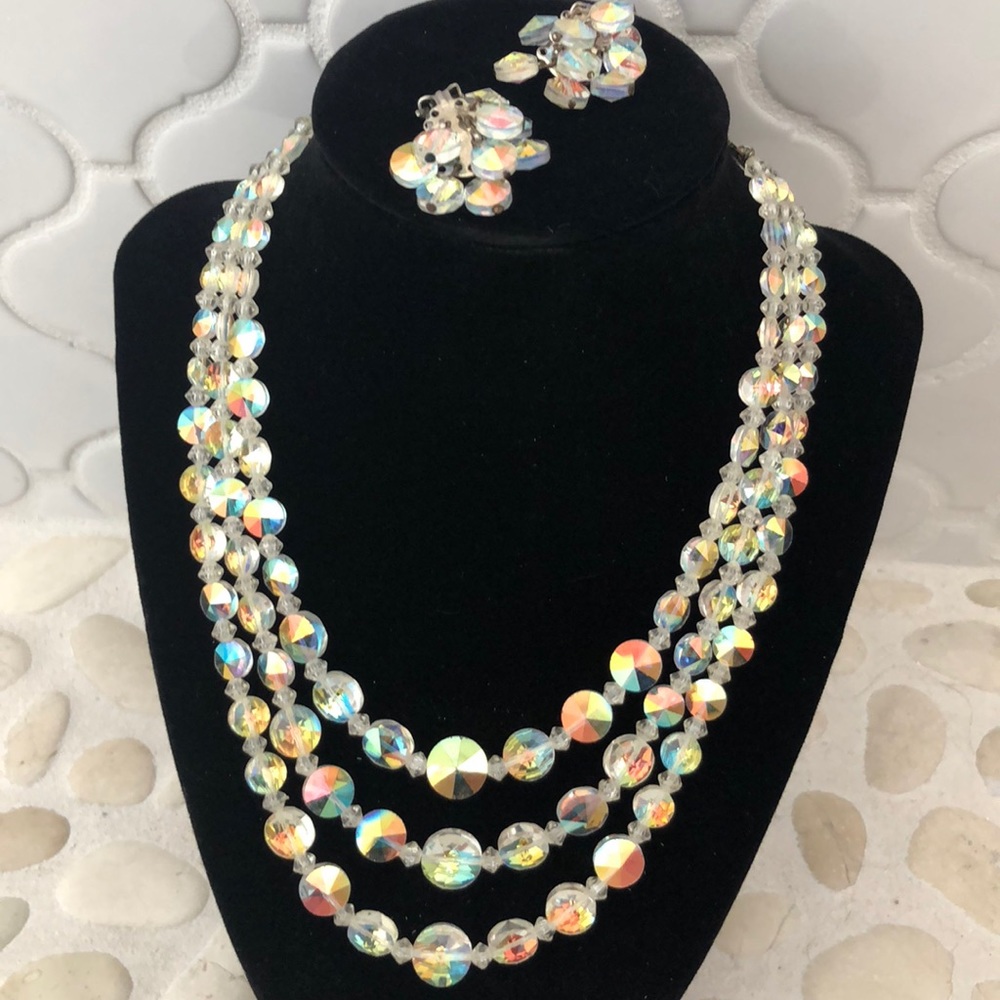 Vintage Crystal necklace & Clip earring set 🍸
